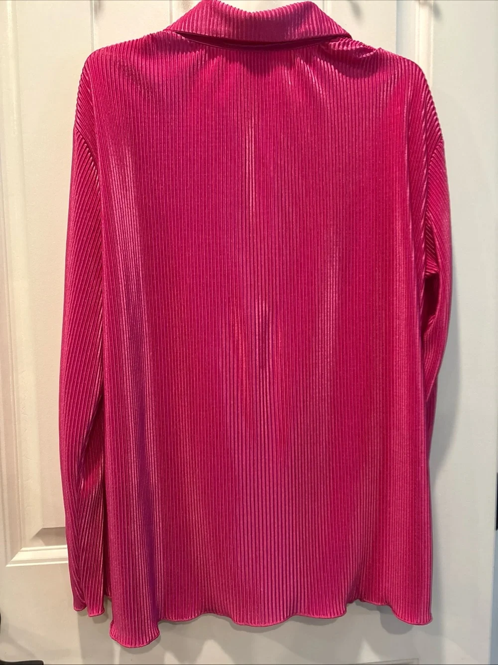 Woman’s size L Pink Long-Sleeve pleated Button Front Top